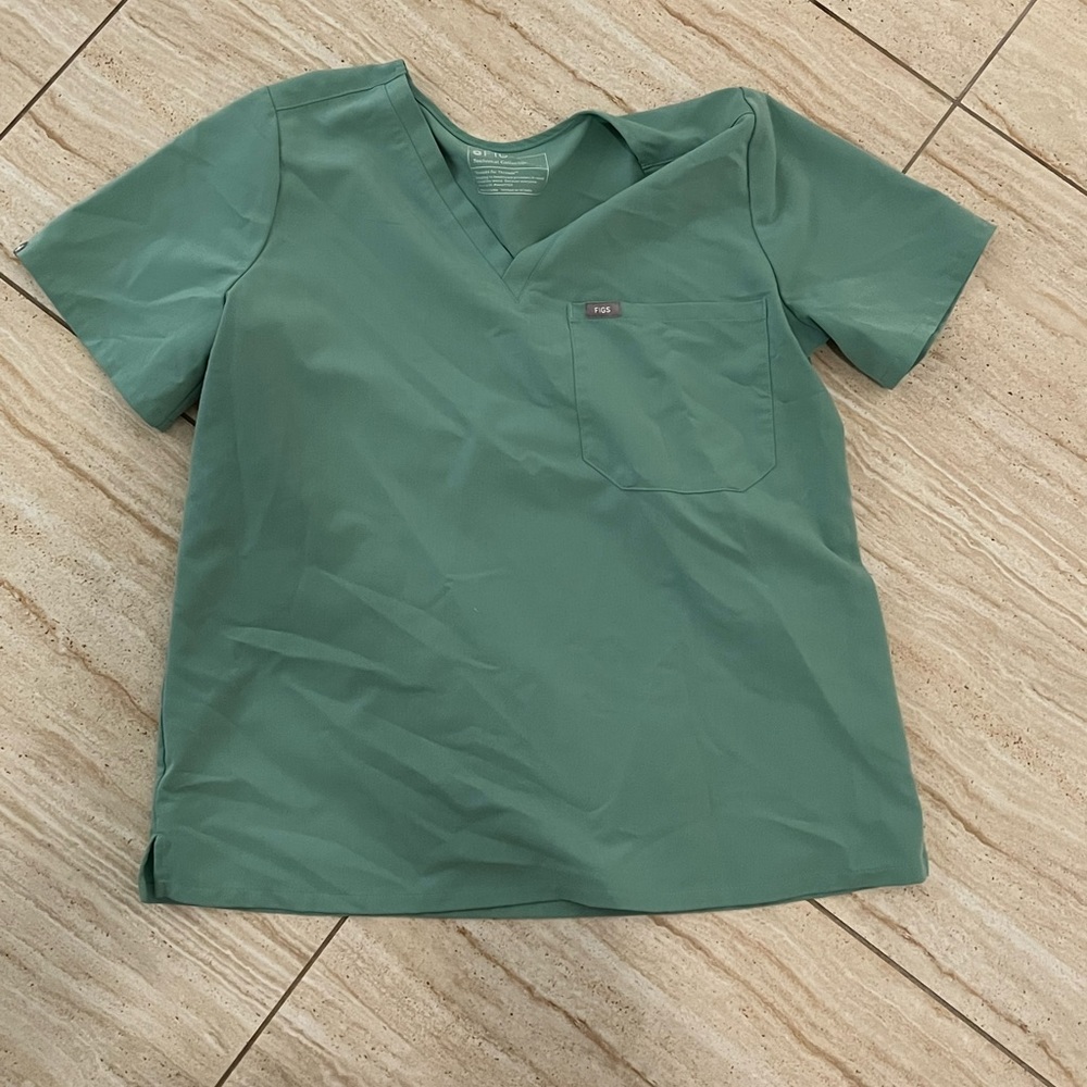 FIGS Catarina one pocket scrub top